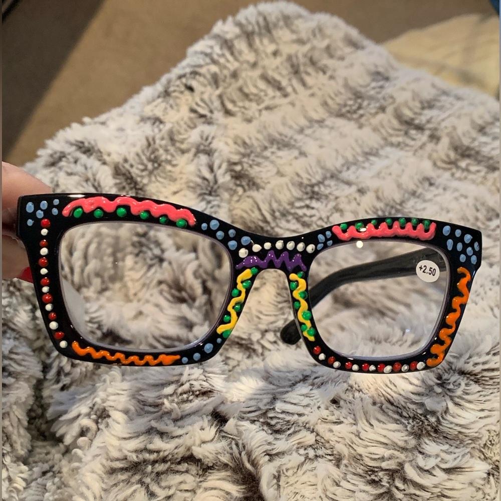 HANDPAINTED READERS - Picture 12 of 13